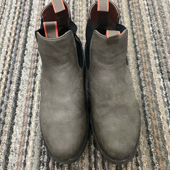 Men’s boots - Picture 2 of 2